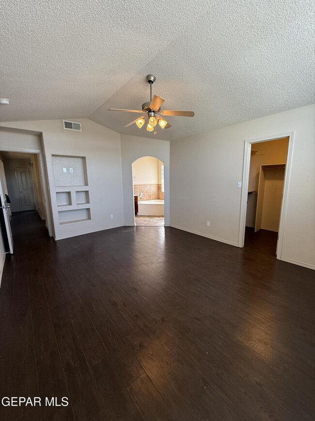 Building Photo - 12557 Paseo Lindo Dr