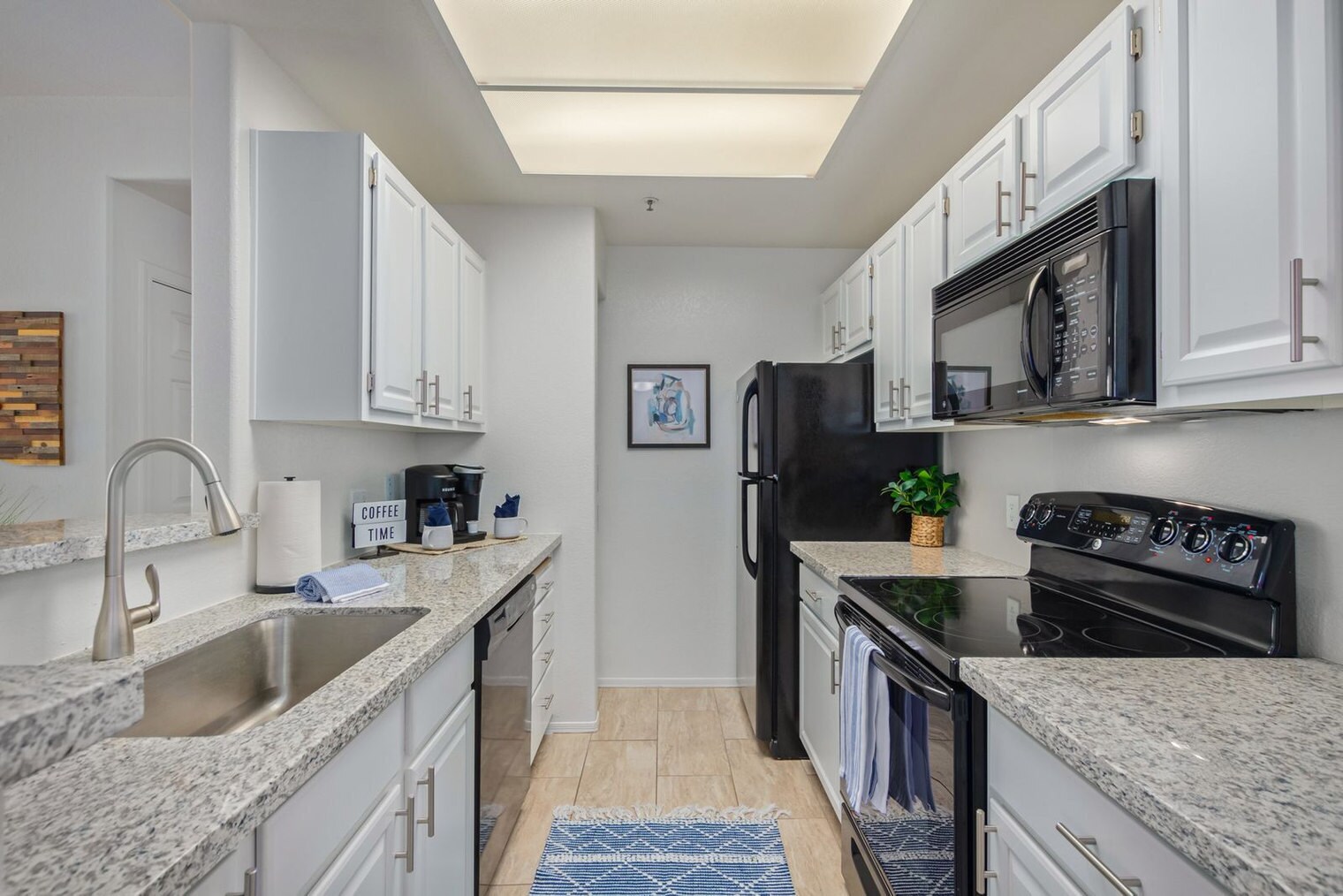 Building Photo - 11375 E Sahuaro Dr
