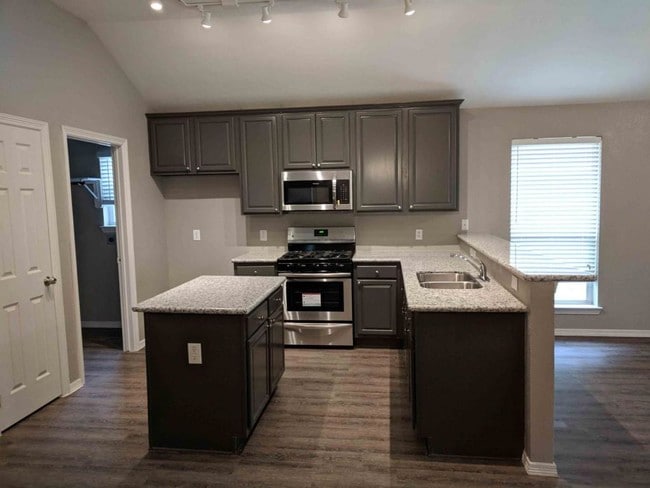 Building Photo - 2225 Trey Rogillios Way