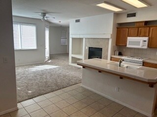 Building Photo - 628 W Venice Ln