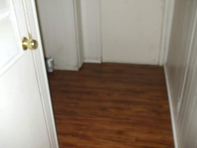 Building Photo - $500 rent credit for approved tenant. 3 bed 2 bath manufactured with new flooring