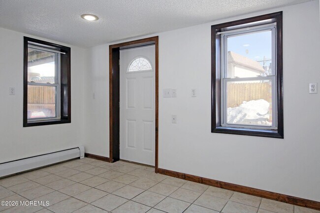 Building Photo - 60 Mathews St