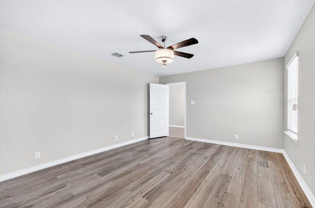 Building Photo - 8745 Ironwood Hill