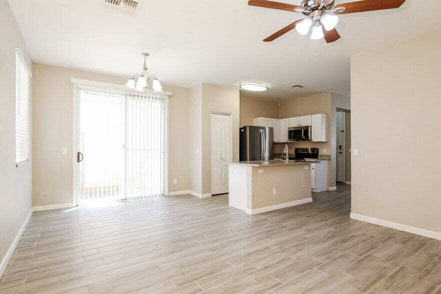 Building Photo - 111 N 65th Dr