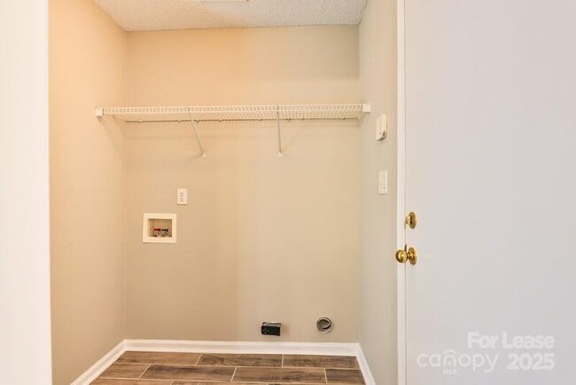 Building Photo - 9522 Bird Watch Ln