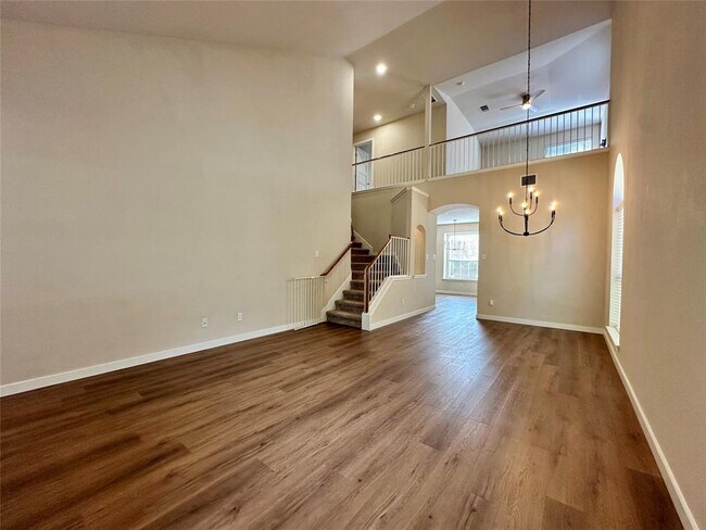 Building Photo - 10501 Wylie Dr