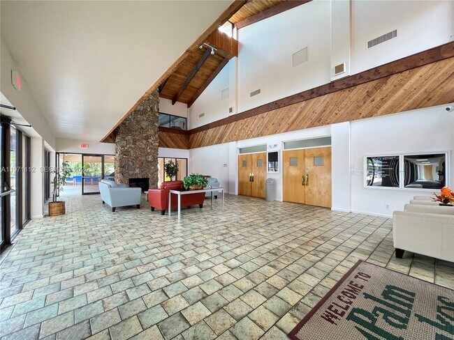 Building Photo - 7340 Lake Cir Dr