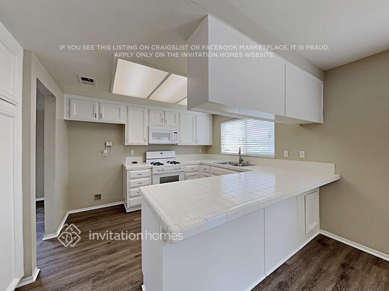 Building Photo - 24808 Half Dome Ct