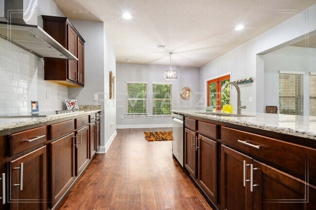 Building Photo - Luxury Living with Private Heated Pool in ...