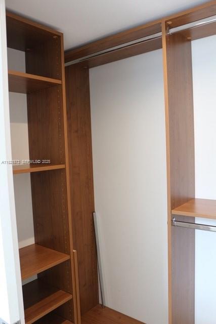 Building Photo - 20000 E Country Club Dr