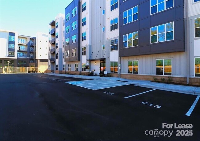 Building Photo - 2020 W Morehead St