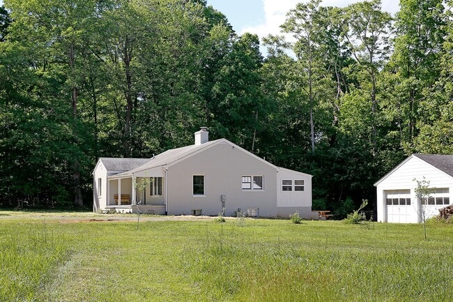 Building Photo - Updated Keswick Cottage on Over 7 Acres
