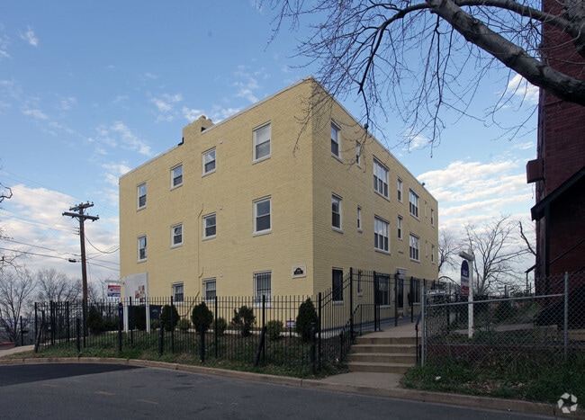 Primary Photo - Eaton Place Condominiums