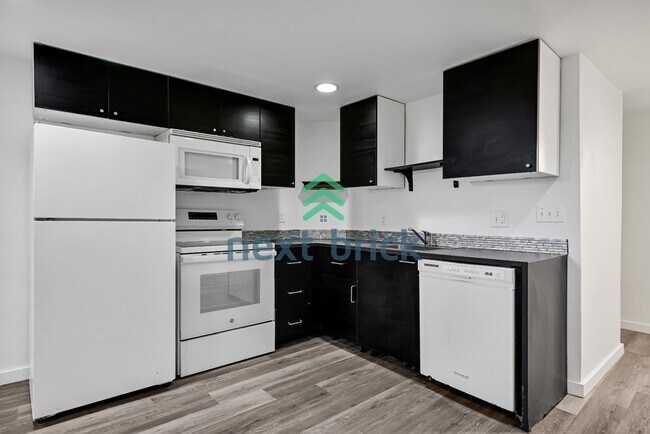 Building Photo - 2-bedroom, 1-bath basement unit