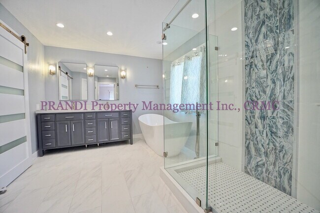 Building Photo - Modern Ranch Style Home on Corner Lot with Large Backyard