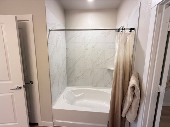 Building Photo - 19939 Longenbaugh Rd