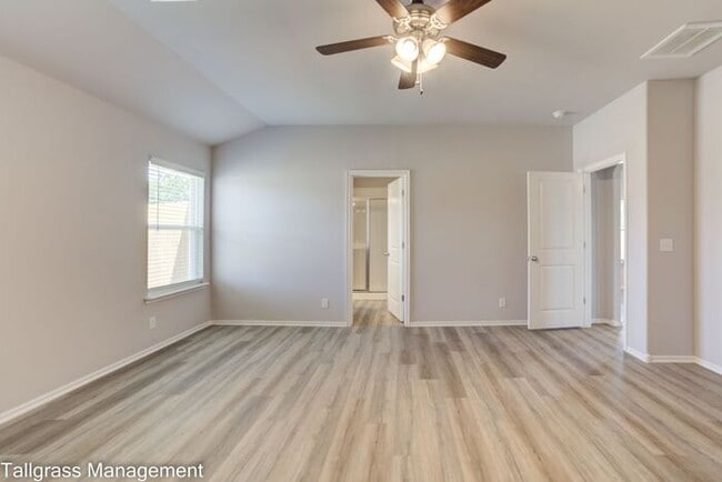 Building Photo - 4/2.5/2 New Construction in Broken Arrow!