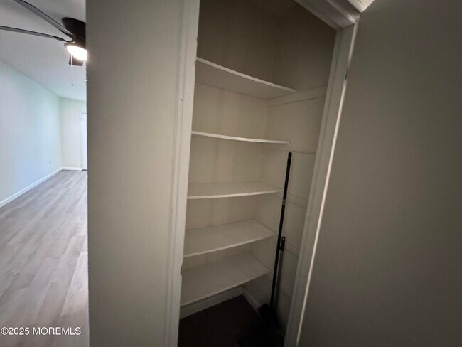 Building Photo - 289 Main St