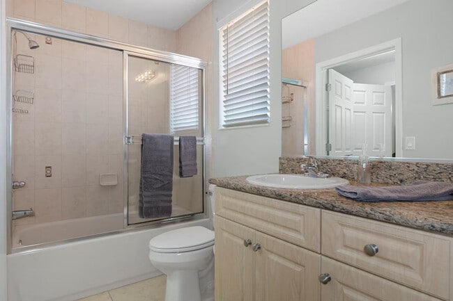 Building Photo - 4 Waterside St