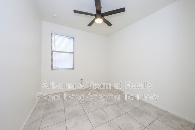 Building Photo - 4466 S Sunrise Bluff Way