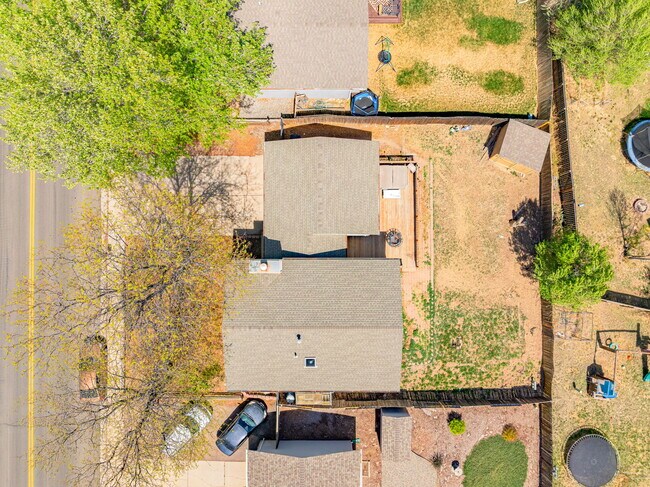 Building Photo - 7115 Grand Valley Dr