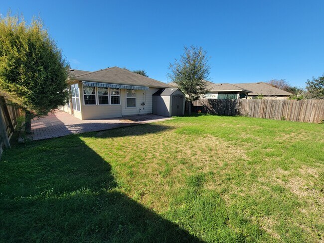 Building Photo - 2123 Wiltshire Dr