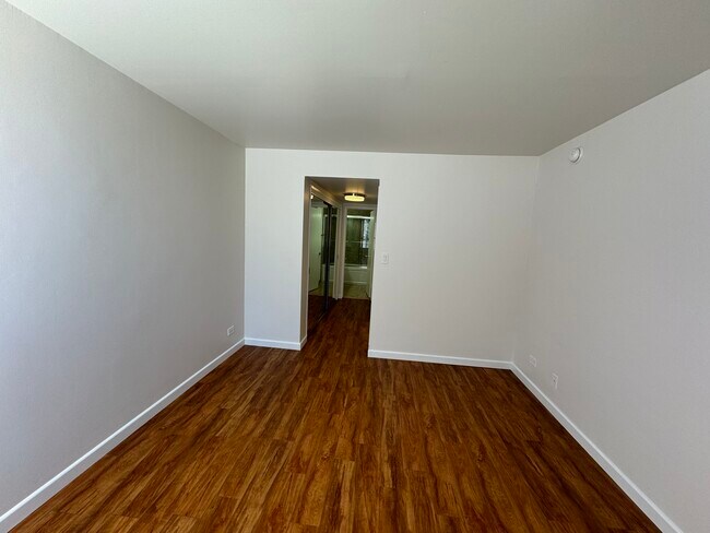 Building Photo - 1440 Veteran Ave