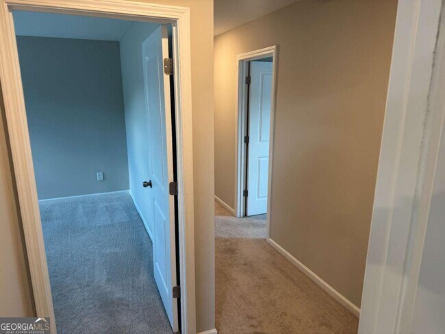 Building Photo - 312 Grey Falcon Ave