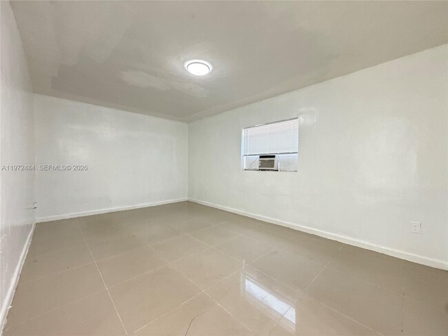 Building Photo - 911 NW 57th St