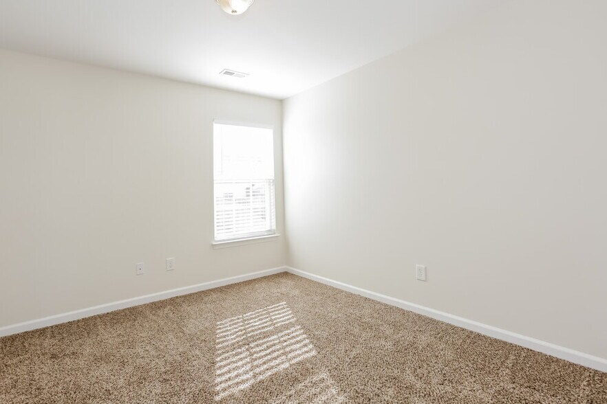 Building Photo - 2722 Forest Grove Ct