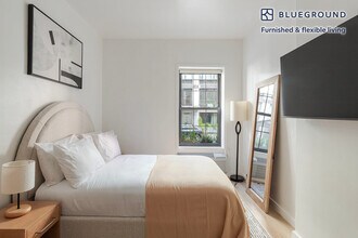 Building Photo - 216 E 13th St