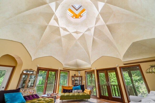 Building Photo - Private Architectural Estate Minutes from Westerly Beaches