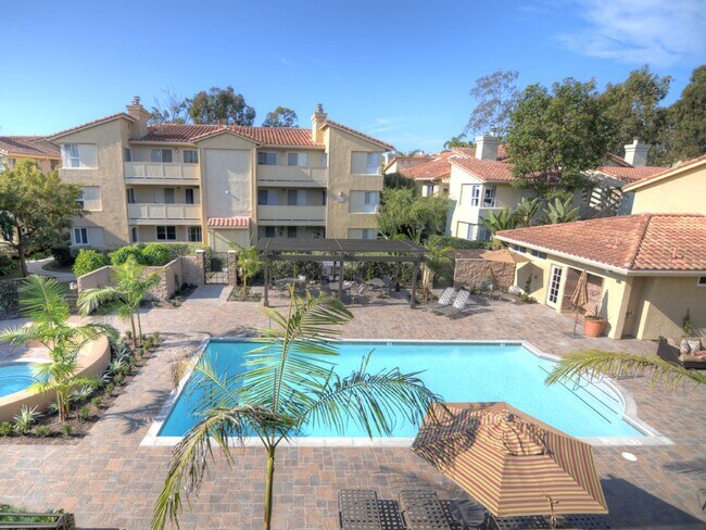 Building Photo - 2 Bedroom Dana Point Condo!