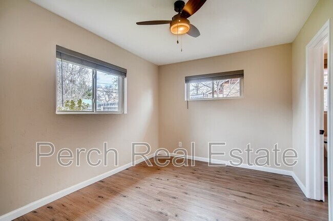 Building Photo - 1054 N Revere St