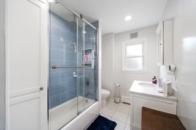 Building Photo - 67A Columbia Ave