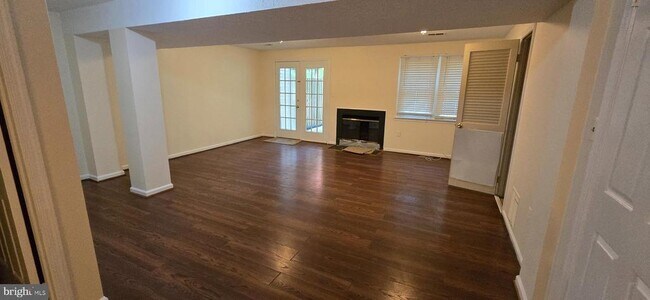 Building Photo - 707 Curry Ford Ln