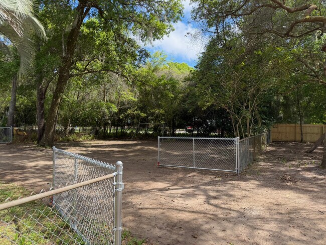 Building Photo - 3660 Crazy Horse Trail