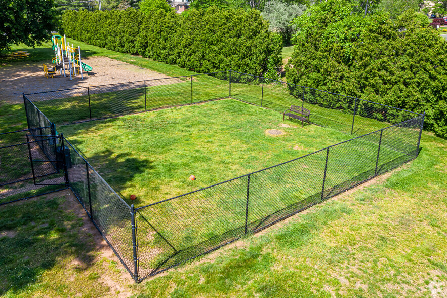 Dog Park - Bradford Commons