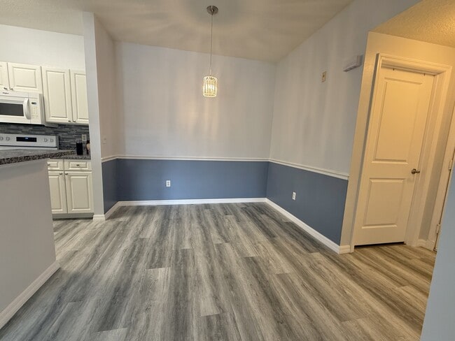 Building Photo - 14226 Fredricksburg Dr