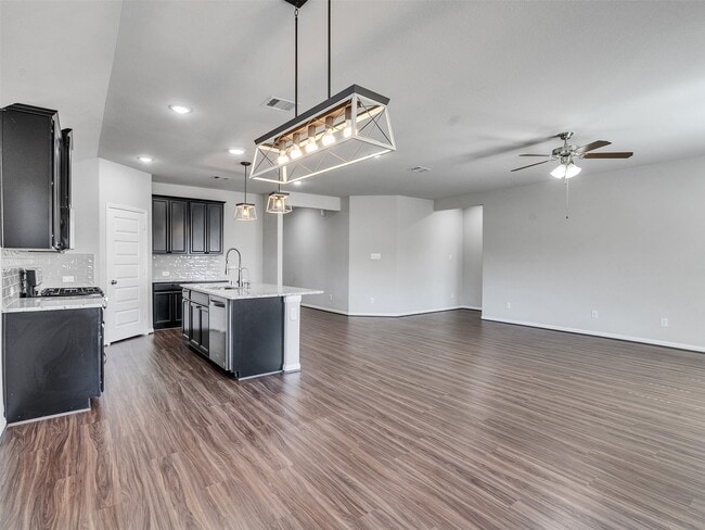 Building Photo - 6096 Pearland Pl