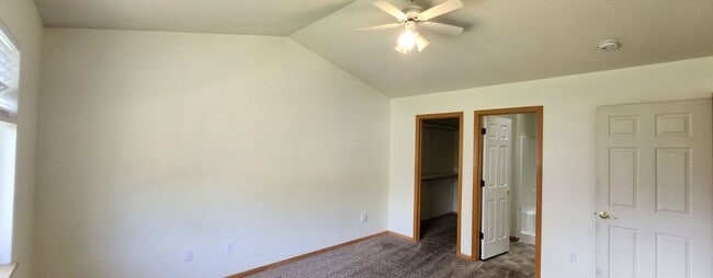 Building Photo - Spacious Single-Family Home with Vaulted C...