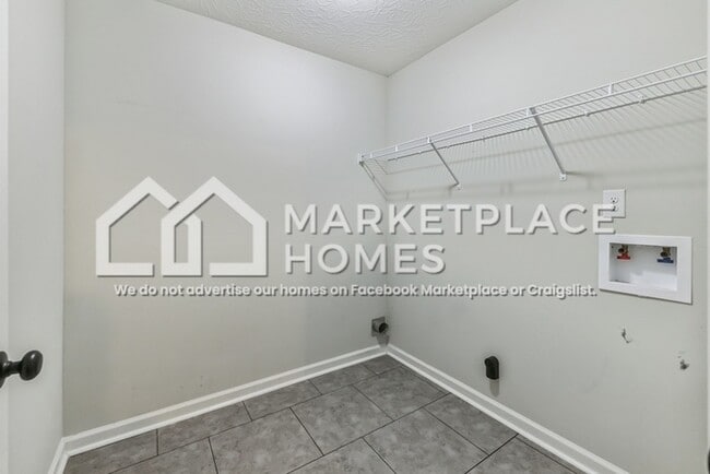 Building Photo - 803 Fenwick Ct
