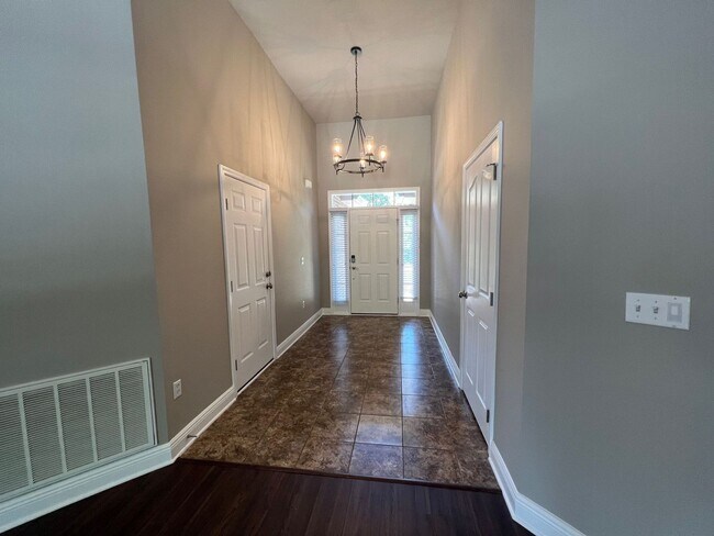 Building Photo - Gulf Breeze - Oriole Beach - 3 Bedroom, 2 Bathroom - lawn care included