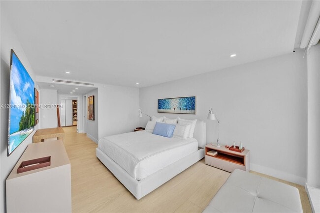Building Photo - 4201 N Ocean Blvd
