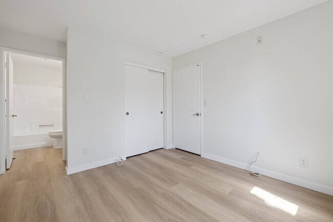 Building Photo - 1850 Williams St