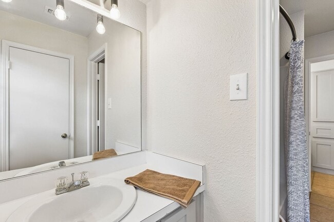 Building Photo - Modern Upper Retreat with Feature Wall Flair