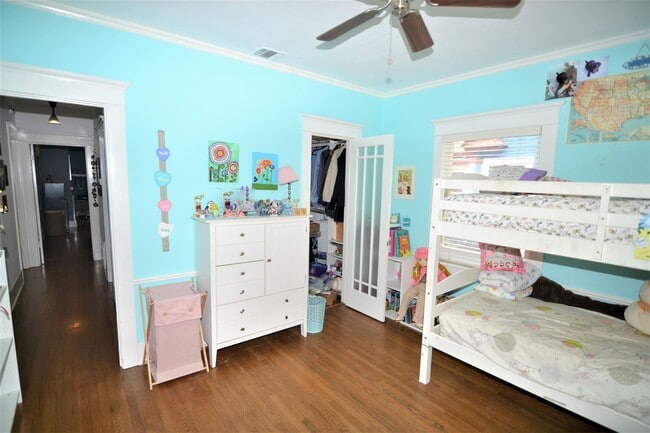 Building Photo - Beautiful Belmont Heights Home with Huge Backyard