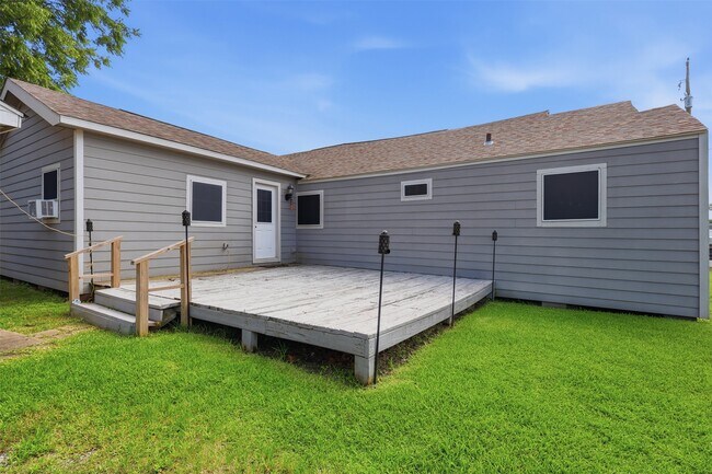 Building Photo - 515 Riggs St