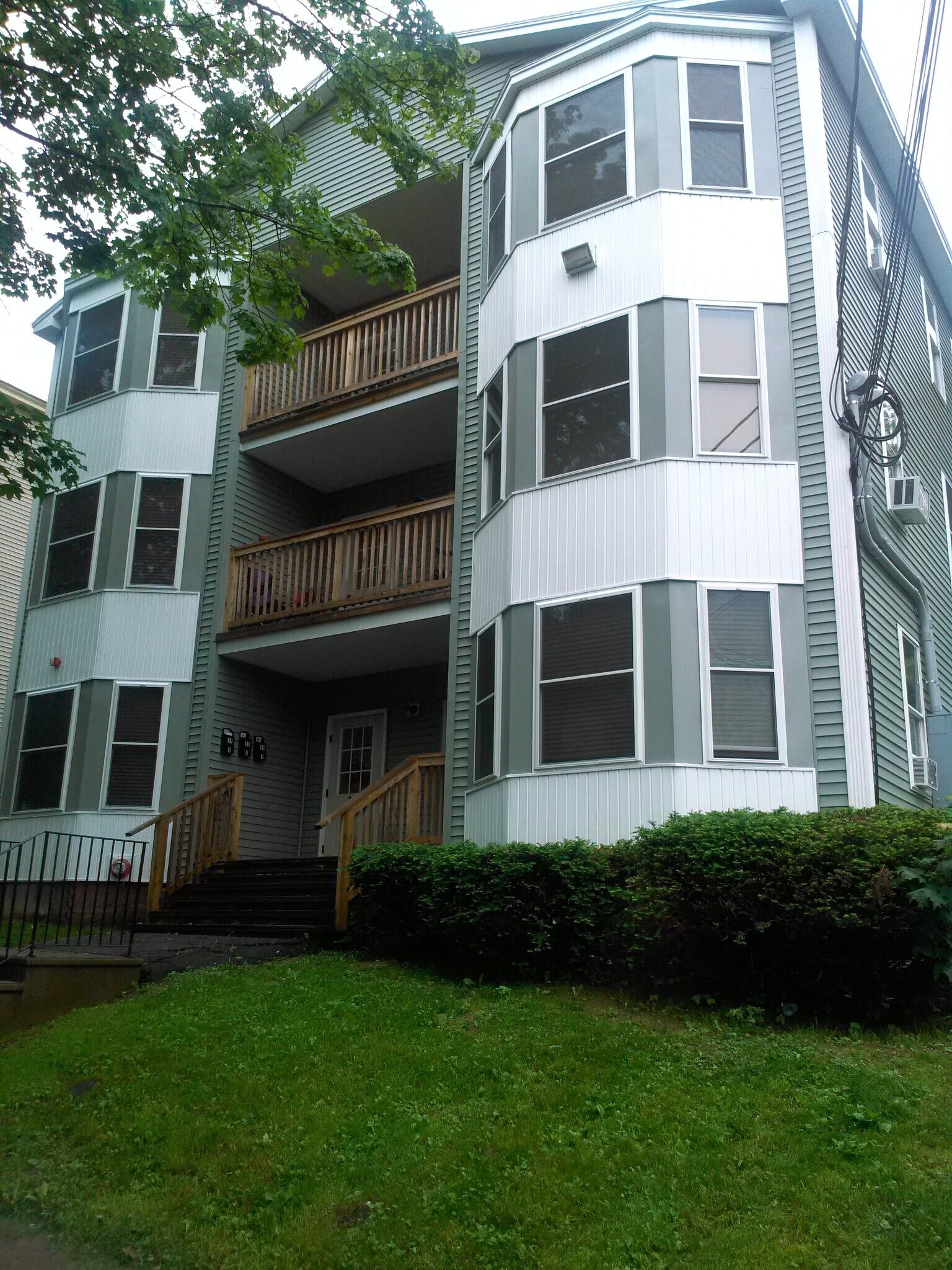 Building Photo - 35 Belknap St