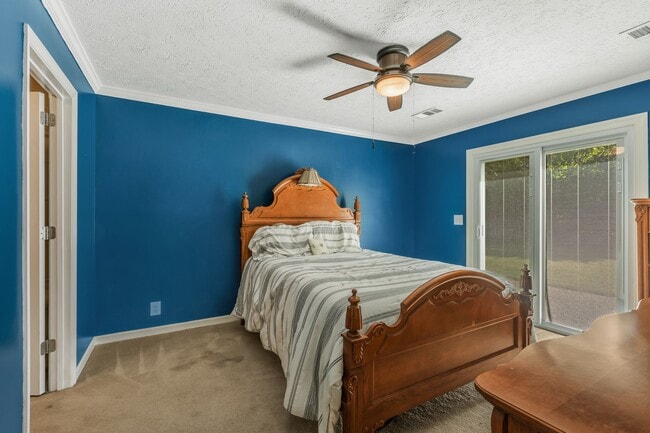 Building Photo - 3221 Calvin Ct